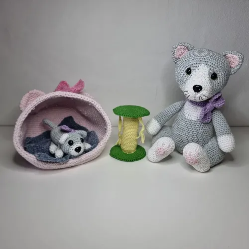 Hæklet Kat Cirkeline og Silke