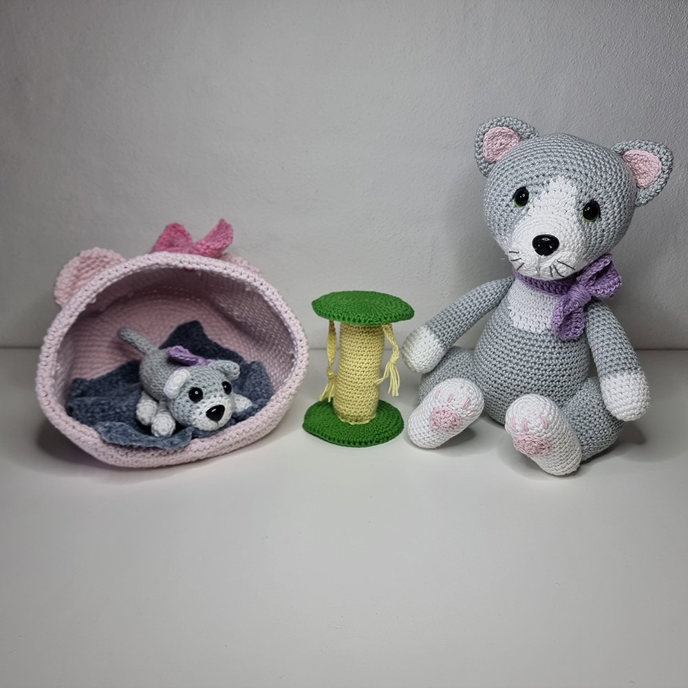 Hæklet Kat Cirkeline og Silke